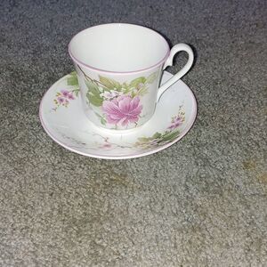 ELIZABETHAN STAFFORDSHIRE ENGLAND "MIRAGE" BONE CHINA CUP & SAUCER